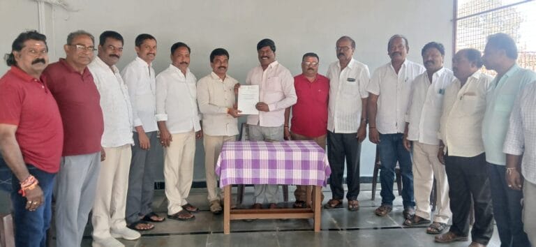 బిఆర్ఎస్ పార్టీ నర్సంపేట నియోజకవర్గ కోఆర్డినేటర్‌గా తక్కలపల్లి రవీందర్ రావు