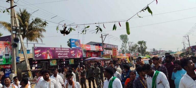 మేడారంలో ఘనంగా మండ మెలిగే పండుగ వేడుకలు