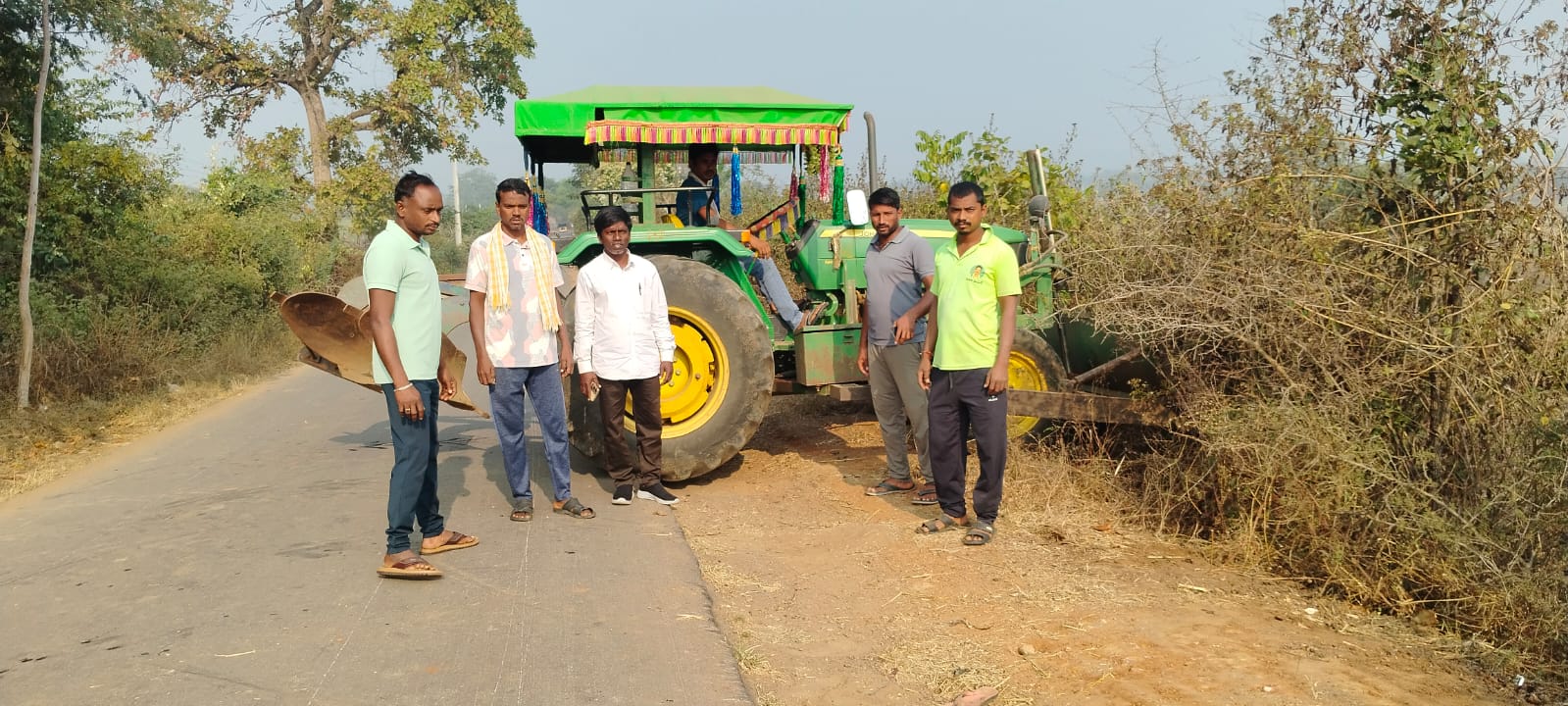 ముప్పనపల్లి గ్రామంలో రహదారి శుభ్రత పనులు