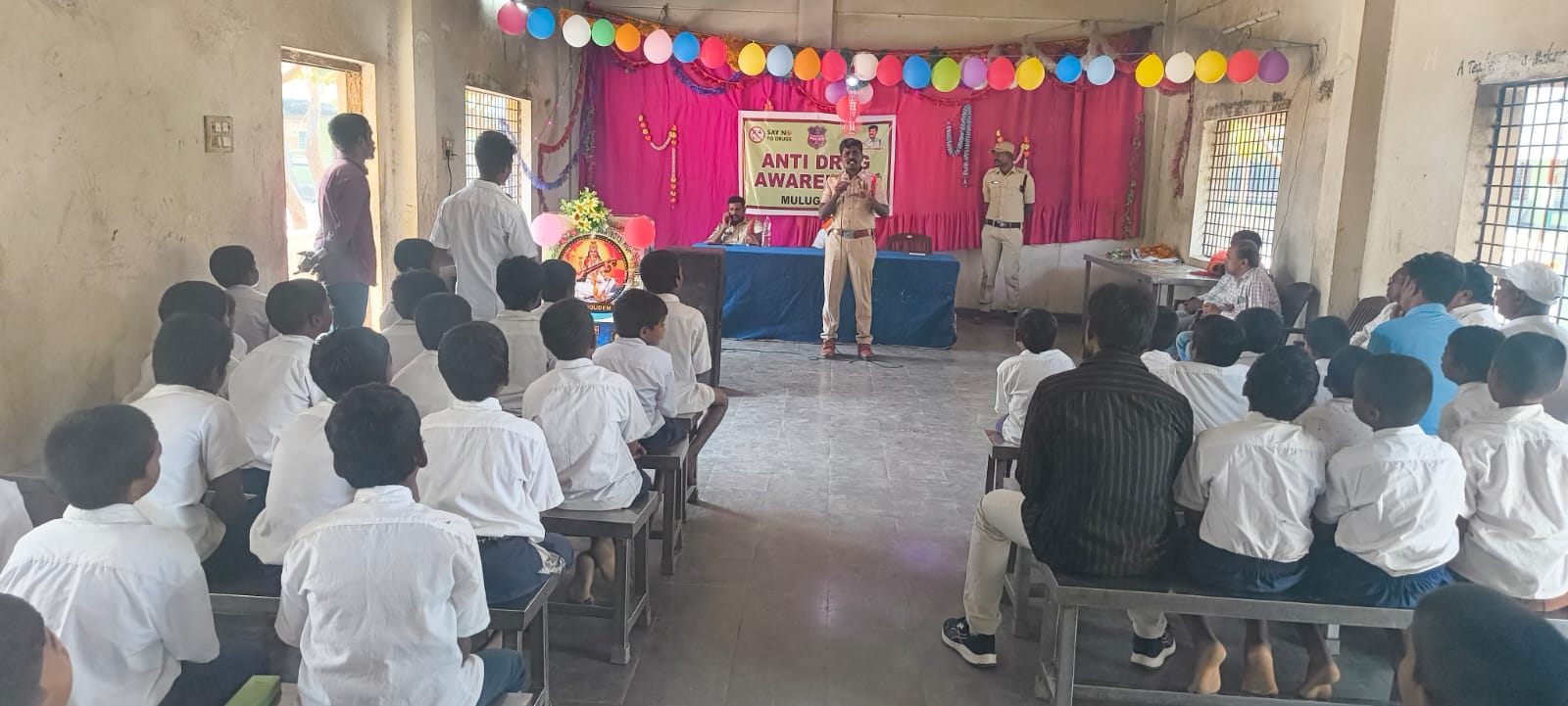 విద్యార్థులకు మాదకద్రవ్యాల నిరోధకతపై అవగాహన