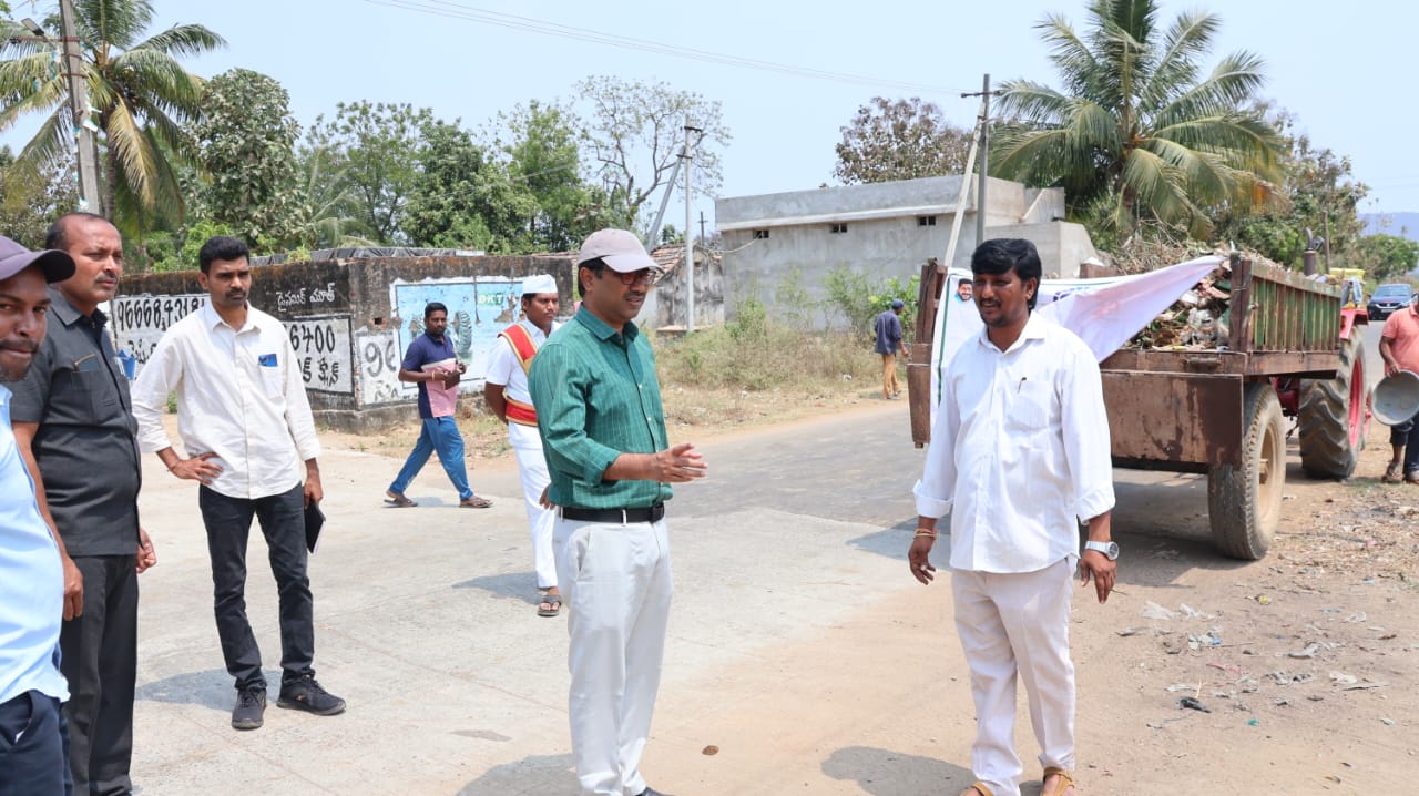 కాసిందేవిపేటలో పారిశుద్ధ్యానికి కలెక్టర్ ప్రశంసలు
