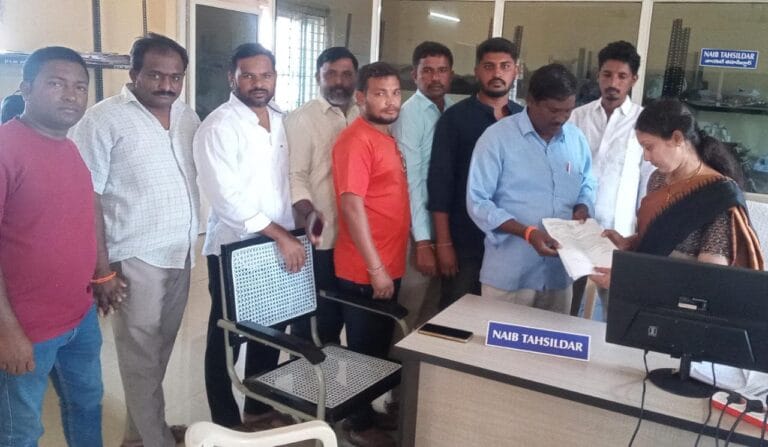 గ్రామపంచాయతీ 16 గుంటల భూమి కబ్జా నుంచి విముక్తి చేయాలి