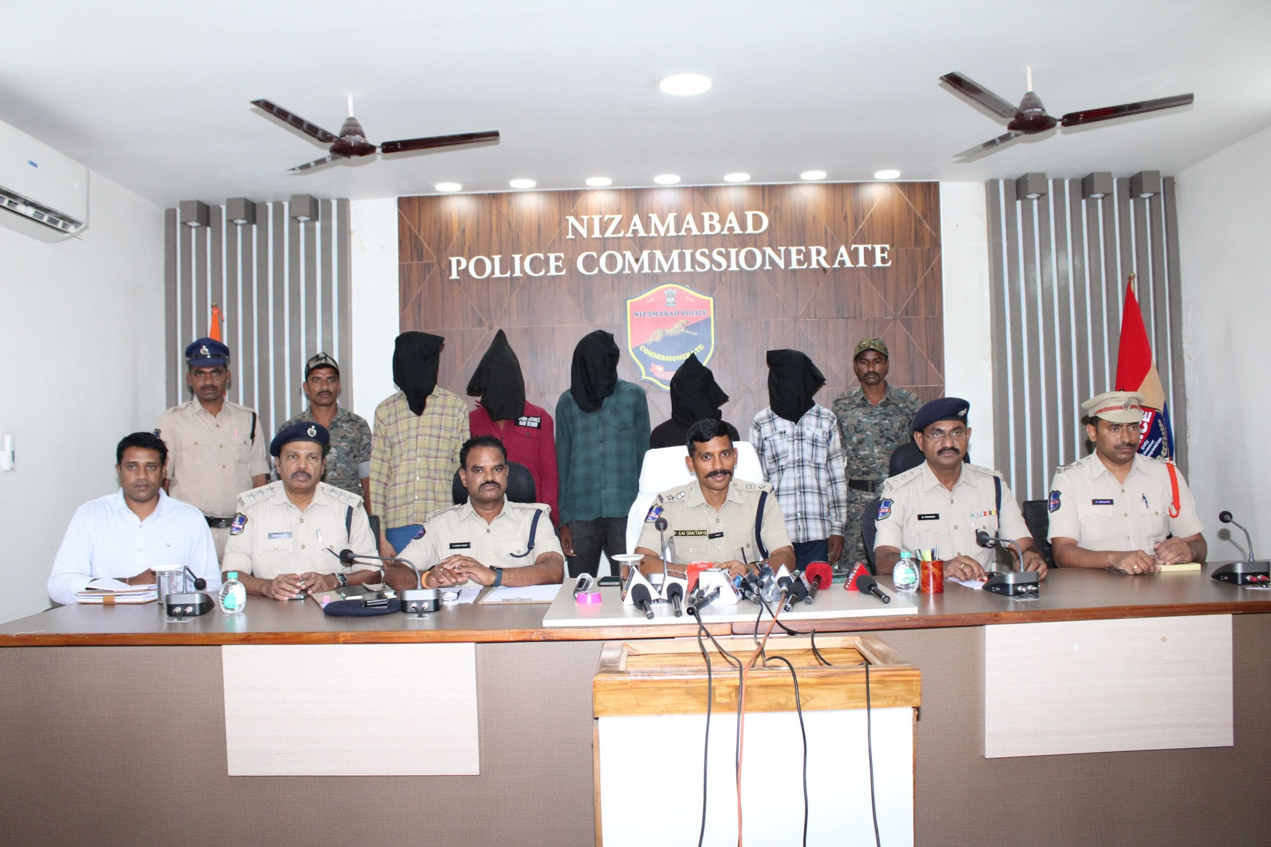 నిజామాబాద్‌లో అంతర్రాష్ట్ర బైక్ దొంగల ముఠా అరెస్ట్ 