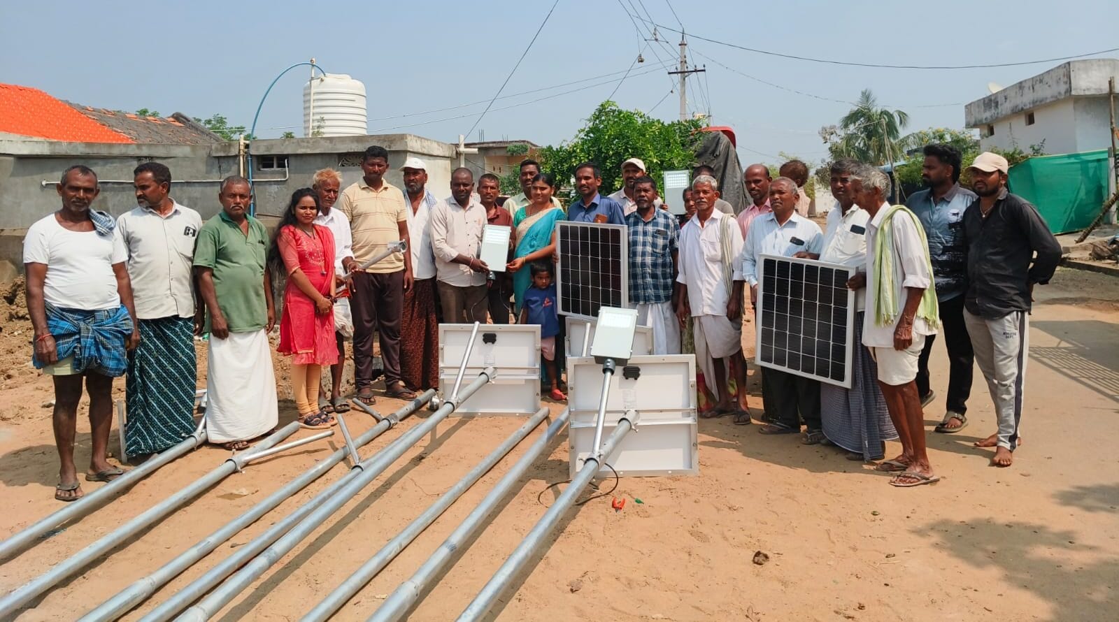 గాంధీనగర్లో సోలార్ లైట్లు ఏర్పాటు