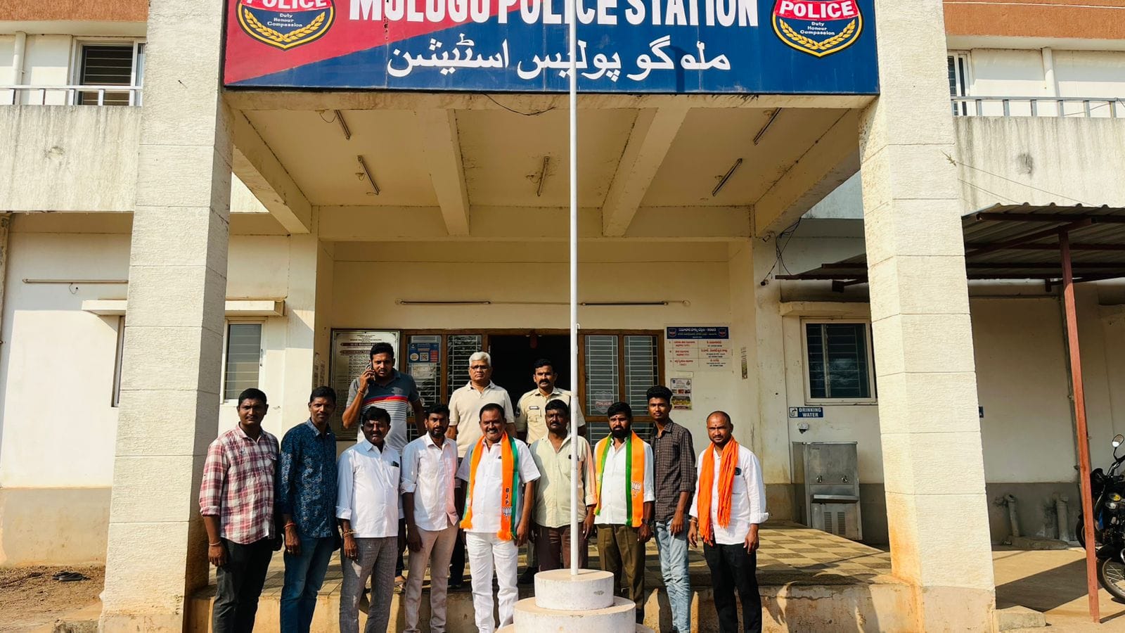 అరెస్టులతో ఉద్యమాలను ఆపలేరు