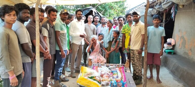 ఆదివాసి కుటుంబానికి అండగా అమ్మ ఫౌండేషన్