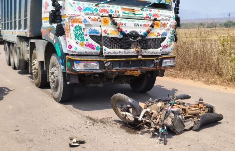 పాలెం వద్ద రోడ్డు ప్రమాదం – ఇద్దరికి తీవ్ర గాయాలు