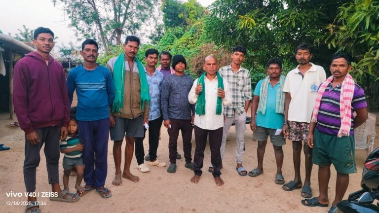 అసైన్డ్ భూములకు ఆదివాసీలకు పట్టాలు ఇవ్వాలి