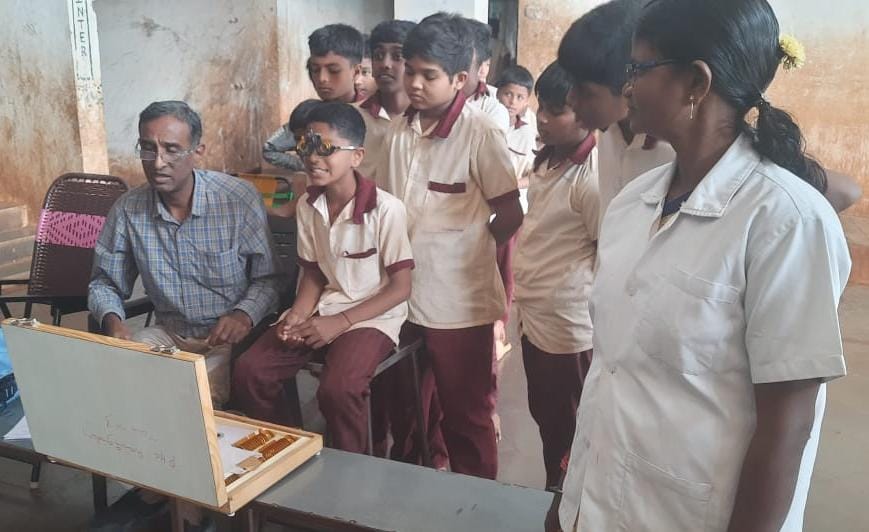 బాలల కంటి ఆరోగ్యం అత్యంత ప్రధానమైనది : డాక్టర్ నరహరి