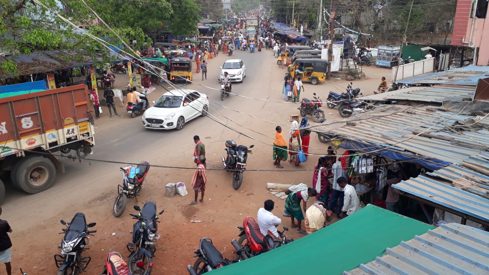 వచ్చే సోమవారంలోగా దుకాణాలు ఖాళీ చేయాలి