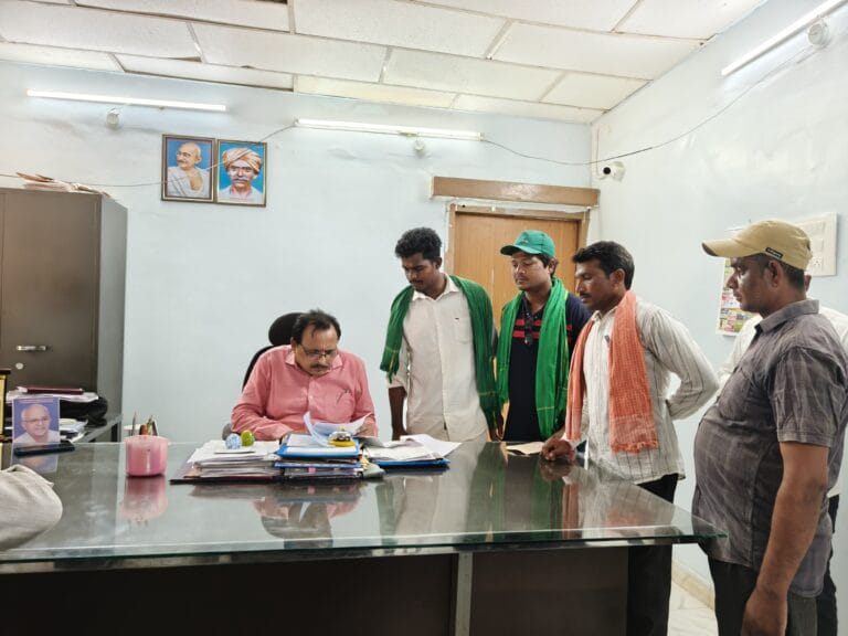 సాకలి వాగుపై వంతెన నిర్మాణం కోరుతూ వినతి