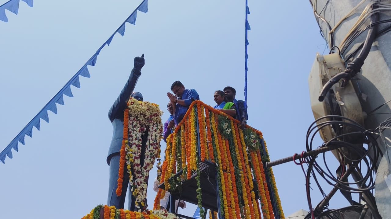 మనుగడ ఉండదనే రాజ్యాంగం గురించి చెప్తలేరు