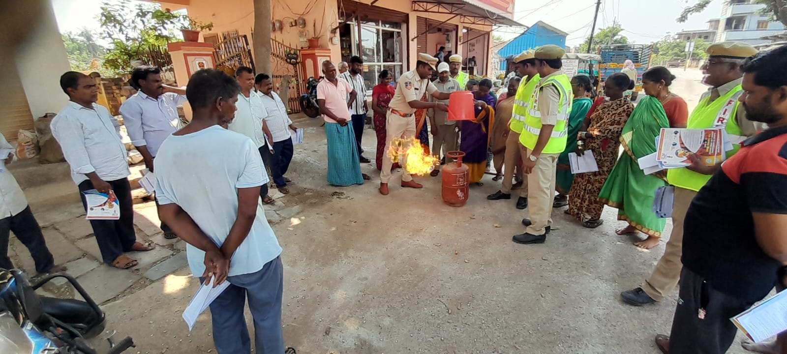 వేసవిలో జరిగే అగ్నిప్రమాదాలపట్ల అవగాహన పెంచుకోవాలి