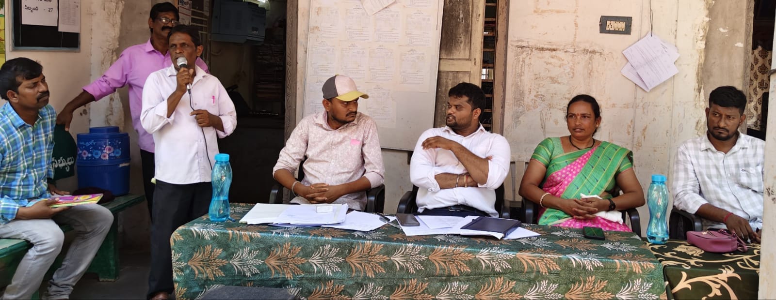 వెంకటాపురం మార్కెట్ ఆసీలు వేలం రూ.5.56 లక్షలు