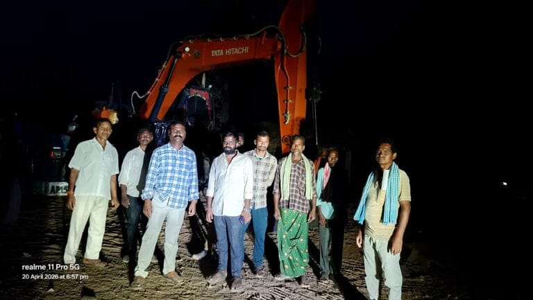 గోదావరి లంకలో అక్రమ ఇసుక తవ్వకాలు అడ్డుకట్ట