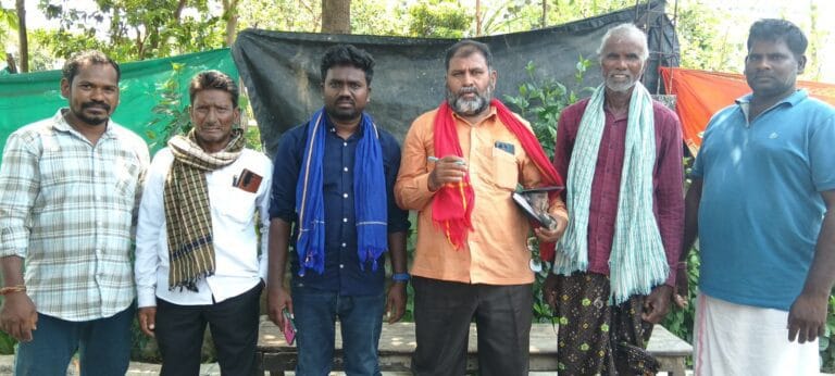 పంట పొలాలకు నష్టపరిహారం చెల్లించాలి