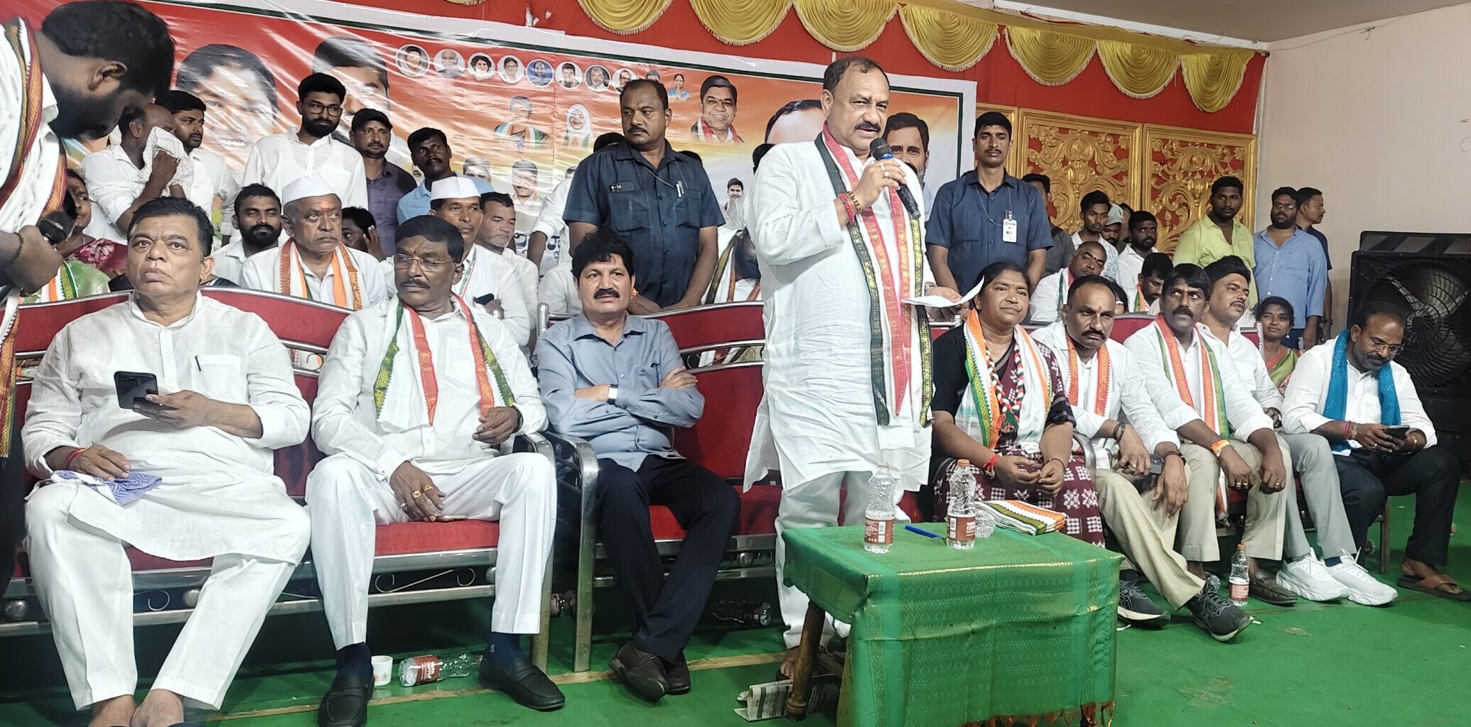 ఎనిమిది లక్షల కోట్ల అప్పుతో రాష్ట్రం దెబ్బతిన్నది : టిపిసిసి