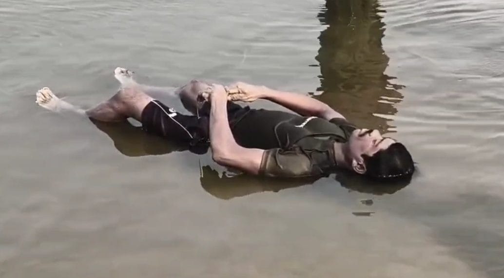 గోదావరి మడుగులో మత్స్యకారుడు మృతి