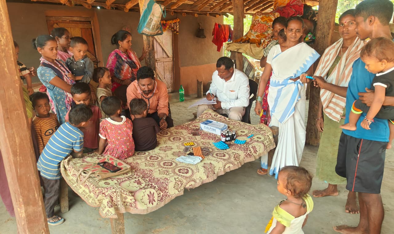 గొత్తికోయగూడెంలో మెడికల్ క్యాంప్ : గర్భిణీలకు ప్రత్యేక సేవలు