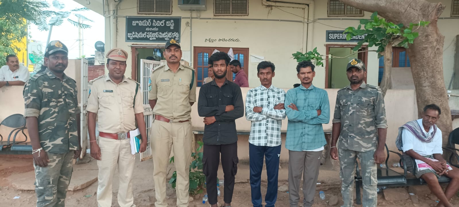దుప్పిని వేటాడిన ముగ్గురిపై కేసు నమోదు