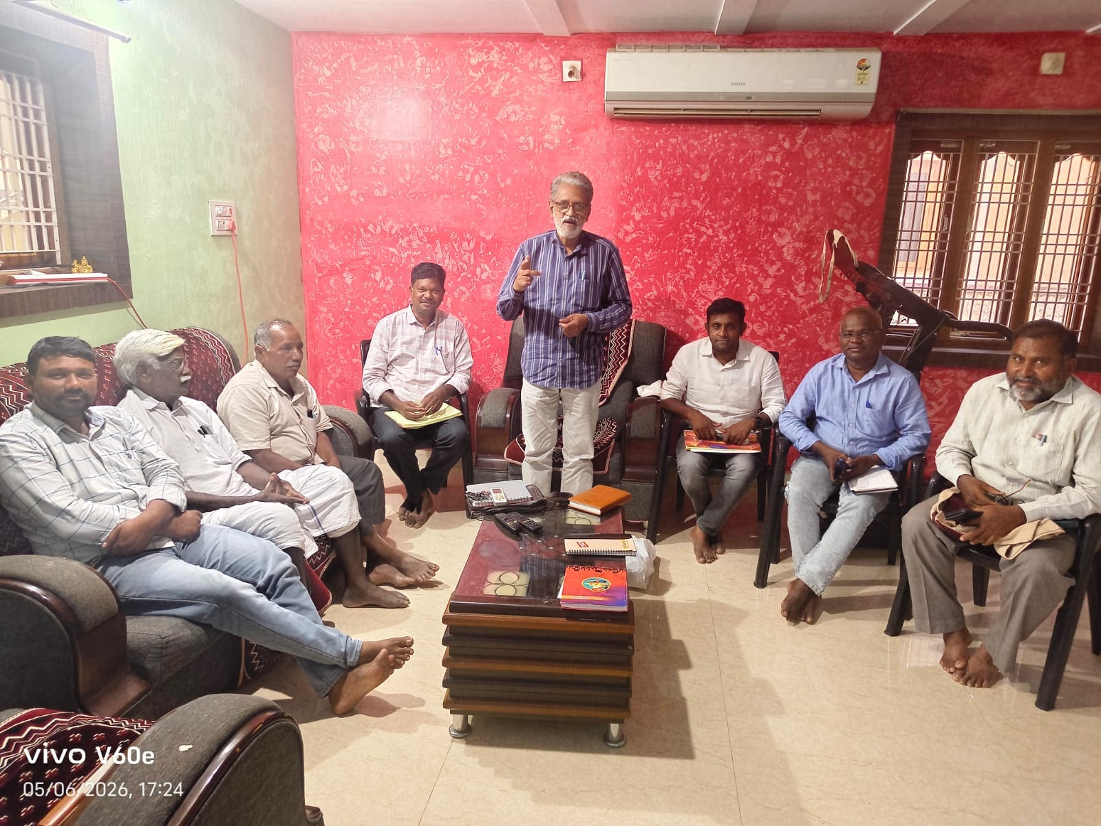 అకాల వర్షాలతో నష్టపోయిన రైతులను ఆదుకోవాలి