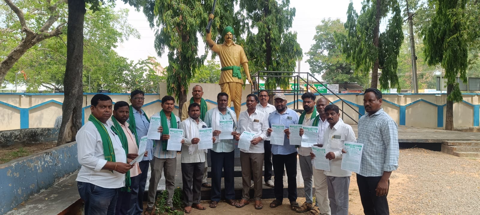 కొత్తగూడ ఆదివాసి పోరుకేక సభను విజయవంతం చేయాలి